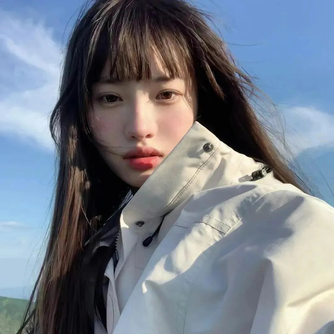 罗衣相逢九重春